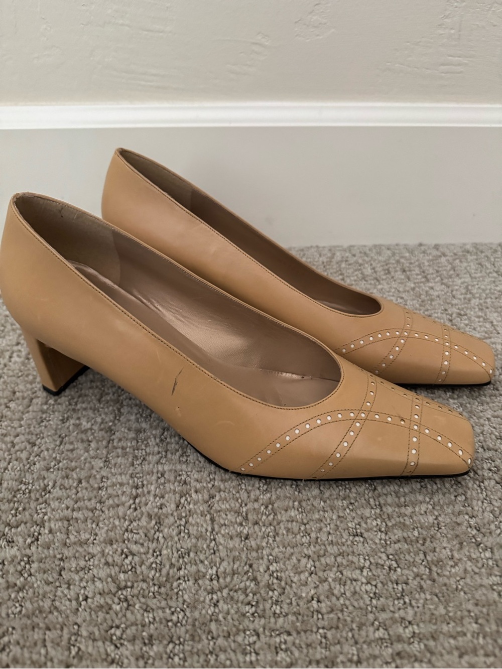 Stuart Weitzman Beige Leather Square-Toe Heels - Picture 2 of 6